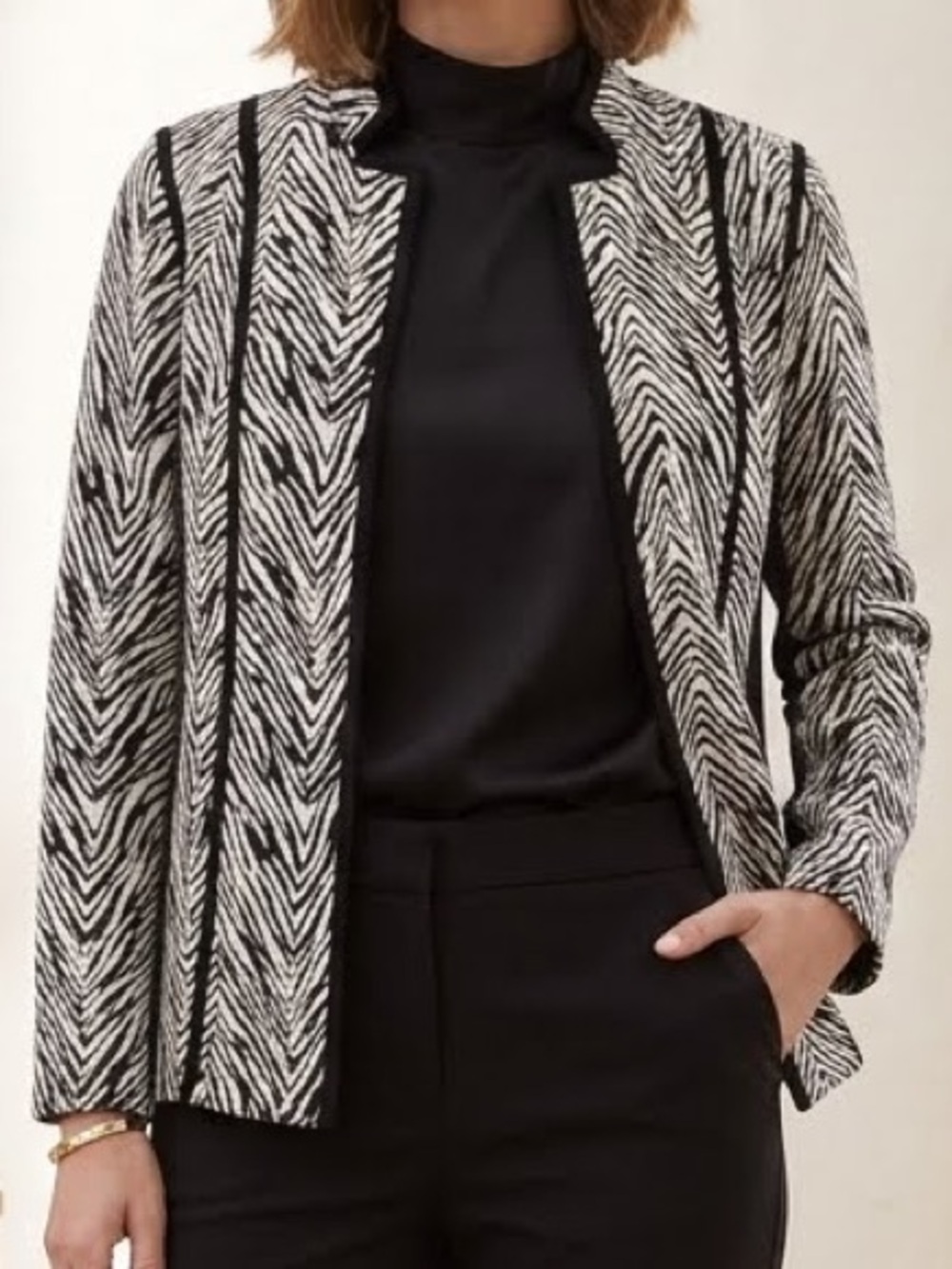 Chico's Blazer Jacket Knit Black Cream zebra animal office sz 1, Medium 8/10